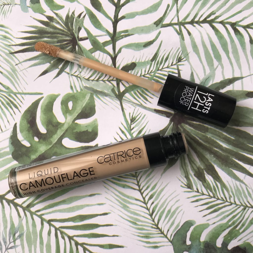 Catrice консилер liquid camouflage. Lovely Liquid Camouflage concealer. Chanel Permawear perfect concealer.